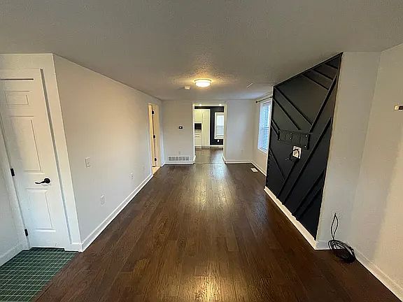 4th image of 96 Willis Pl #96