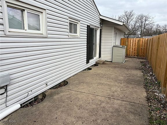 4th image of 351 Lombardy Dr