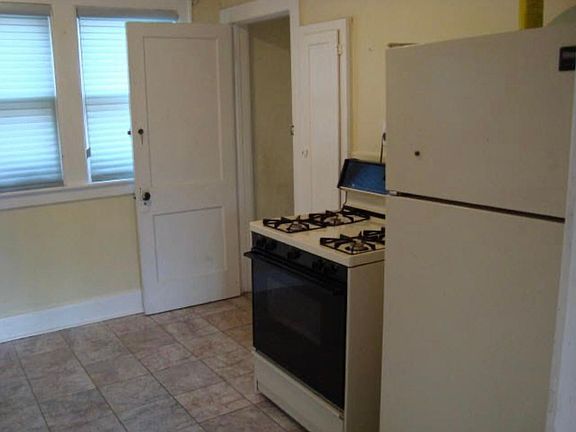 5th image of 813 E Hayes Ave #1
