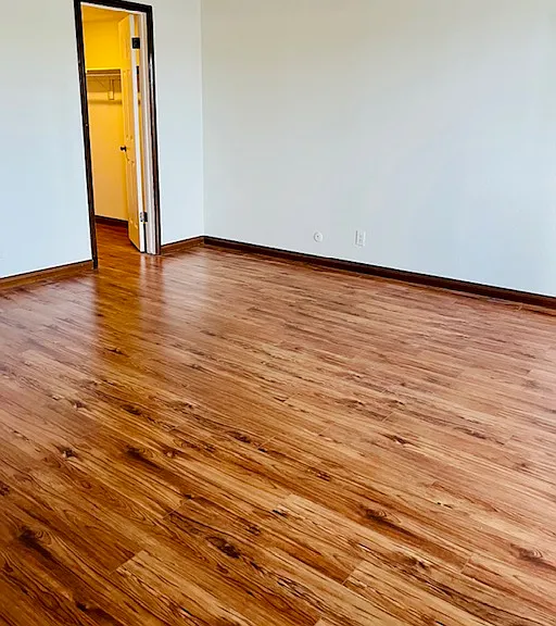 Master Bedroom (view 1)