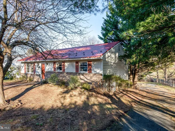 106 Donna Dr, Terre Hill, PA 17581