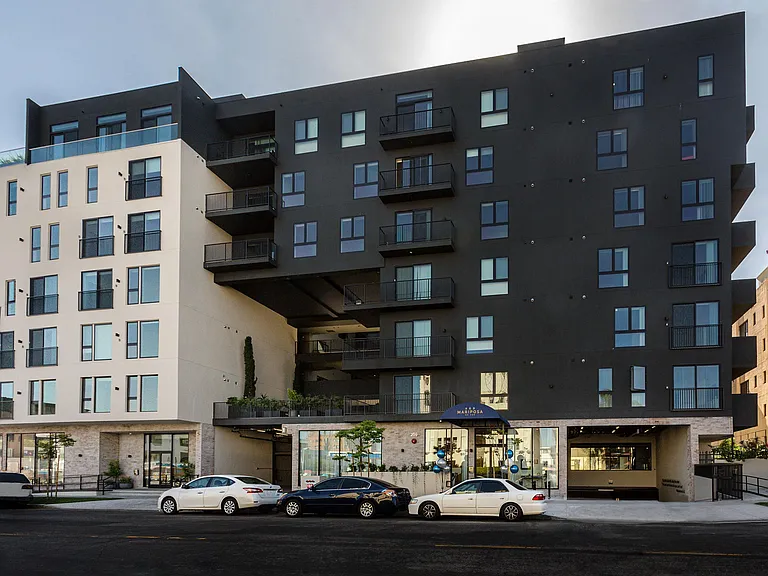 Mariposa on 3rd — Photo 1