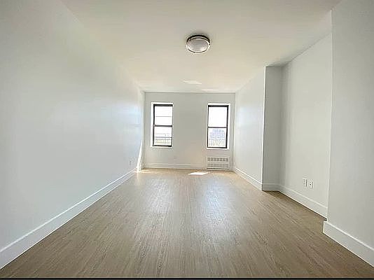 3rd image of 1035 Washington Ave #4U