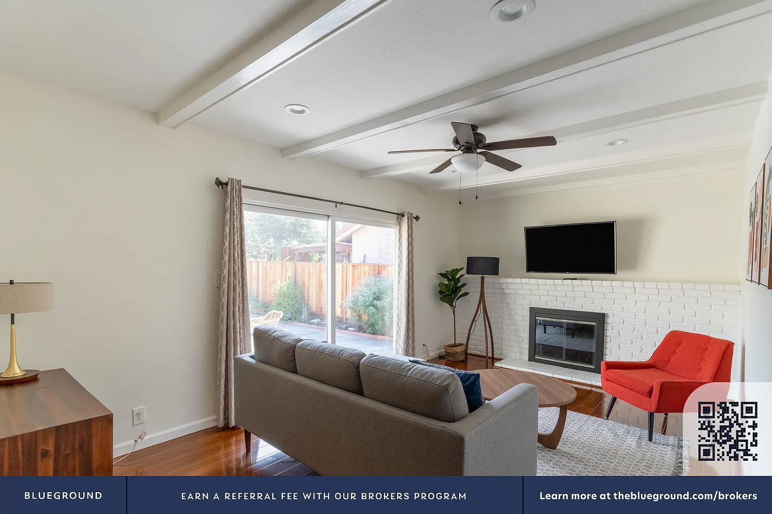 4 bed, 2.0 bath, 1354 sqft, $4,310 — Photo 3