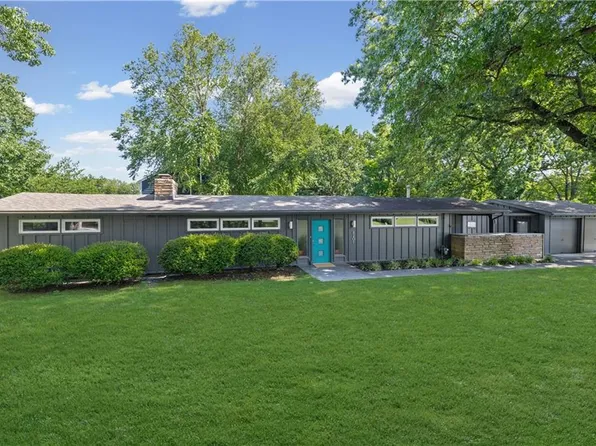 8201 W 64th Ter, Overland Park, KS 66202