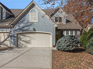 12605 Glenwood St, Overland Park, KS 66209