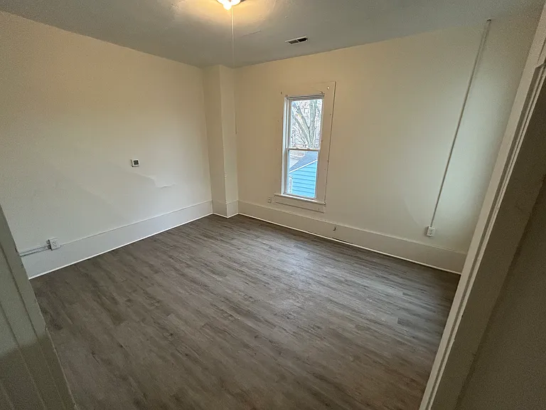 1080 Wilson Ave #1082-1/2 — Photo 5
