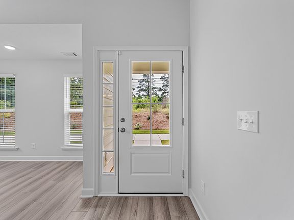 3rd image of 3032 Stanhope Dr
