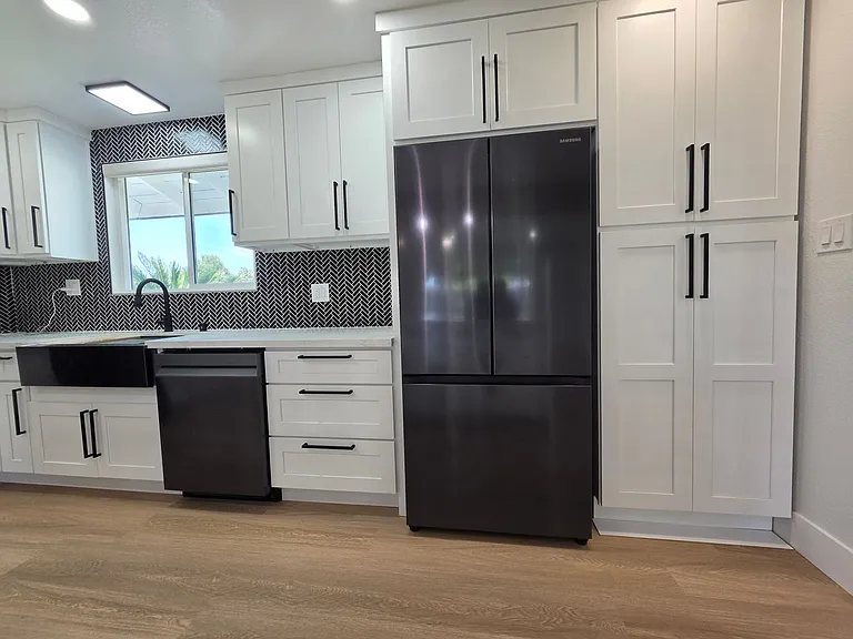 920 Coronado Dr — Photo 15