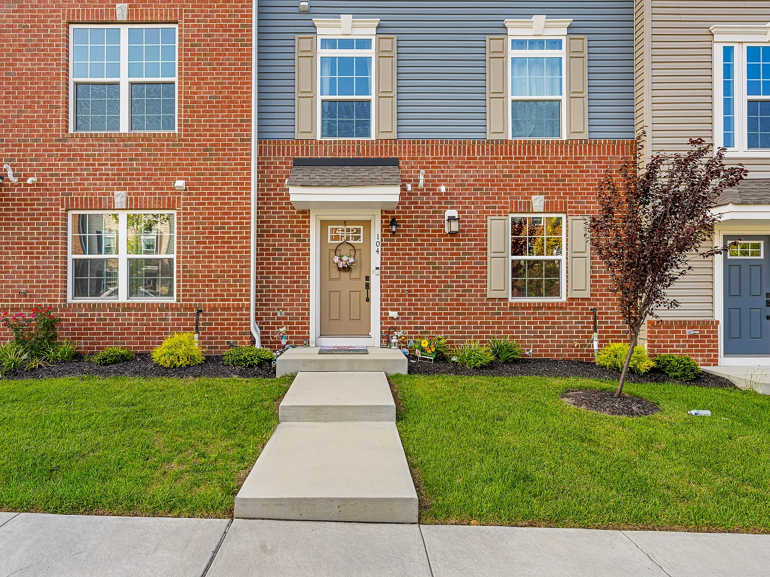 3 bed, 2.5 bath, 1914 sqft, $4,200 — Photo 4