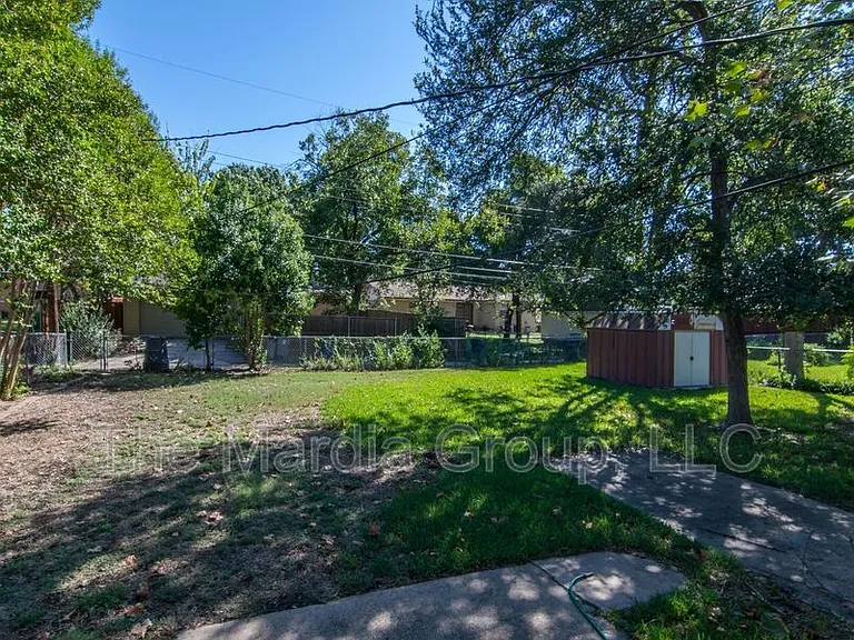 9302 Piper Ln — Photo 8