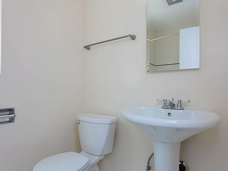 255 S Madison Ave — Photo 12