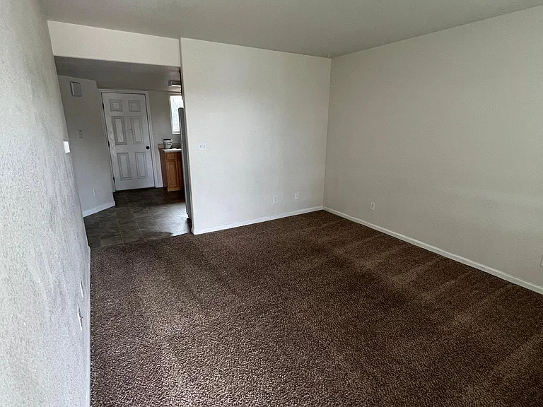 412 Cribbon Ave — Photo 12