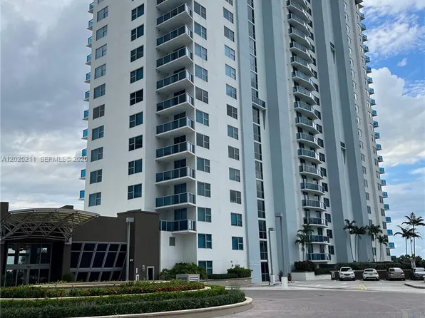 2681 N Flamingo Rd, Fort Lauderdale, FL