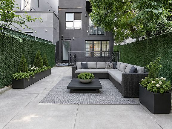 2nd image of 763 Lexington Ave #2R