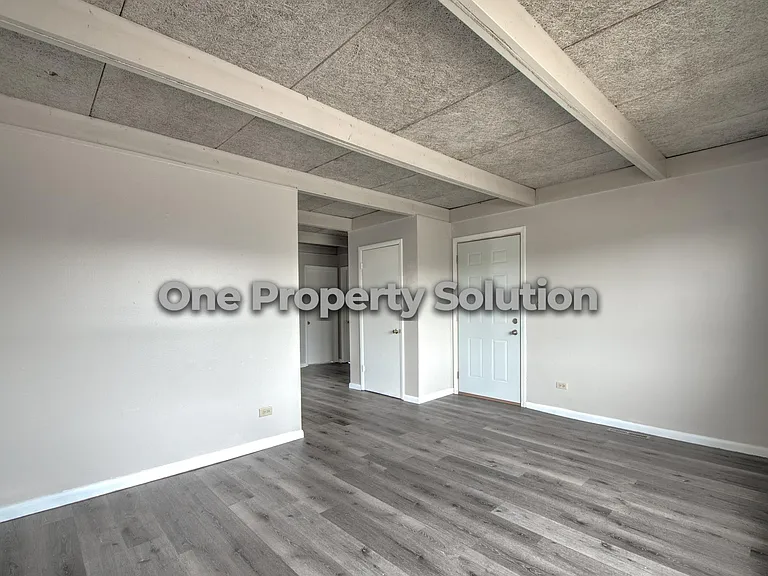 1327 Logan St — Photo 5