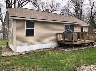 15 Covington Rd, Fox Lake, IL 60020