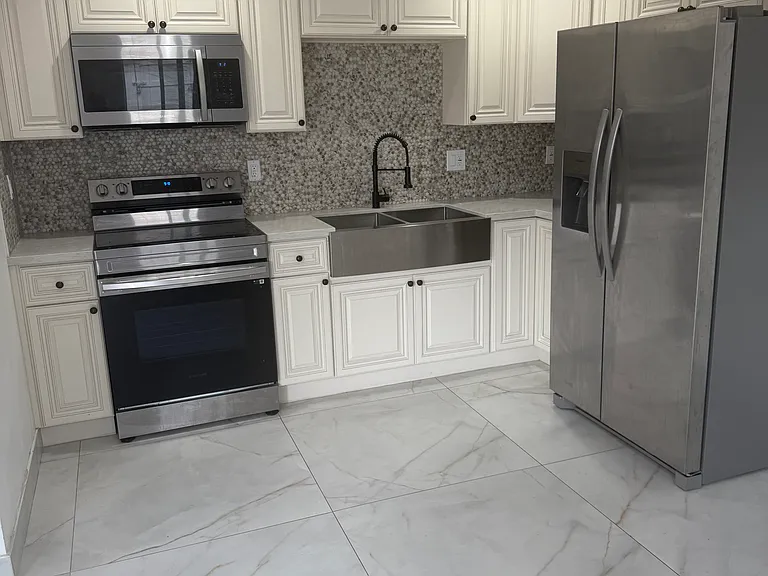 4044 N Cordoba Ave — Photo 1