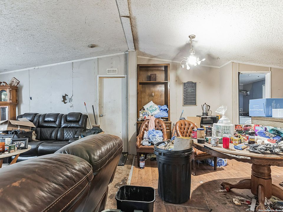 2nd image of 406 W Clark Dr