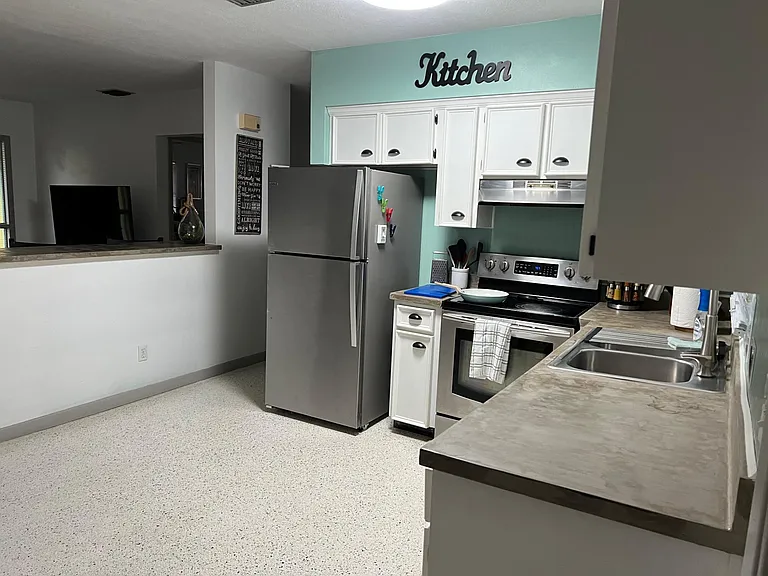 934 S Val Dr — Photo 12