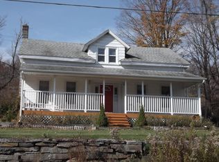 1755 Creek Dr, Waymart, PA 18472