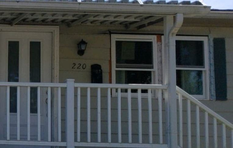 2nd image of 220 E Chestnut St