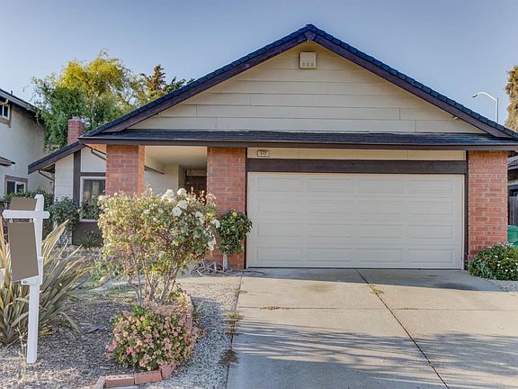 5th image of 572 Begonia Dr