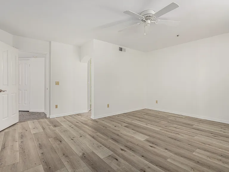 5104 N 32nd St #225 — Photo 11