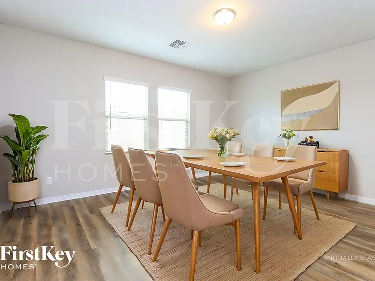 398 W Powell Dr — Photo 6
