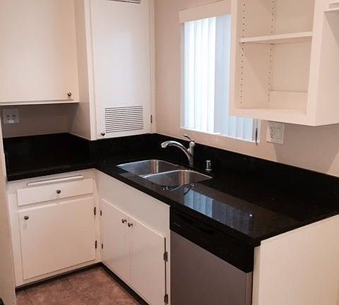 4th image of 720 E Mountain St APT 2