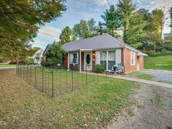 414 Sequoyah Dr, Kingsport, TN 37660