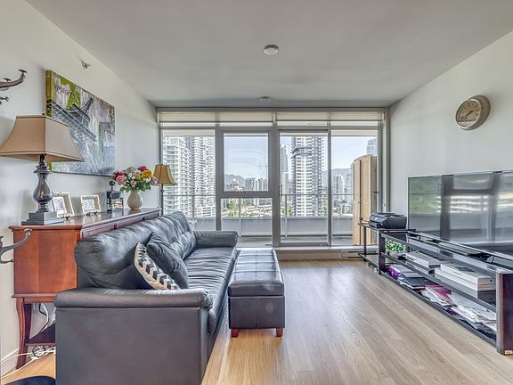 3rd image of 525 Foster Ave #1904