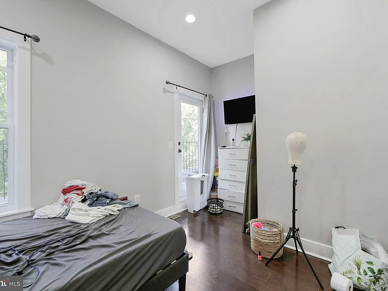 608 Irving St NW #1 — Photo 10