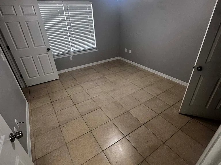 1226 Bermuda Lakes Ln — Photo 4