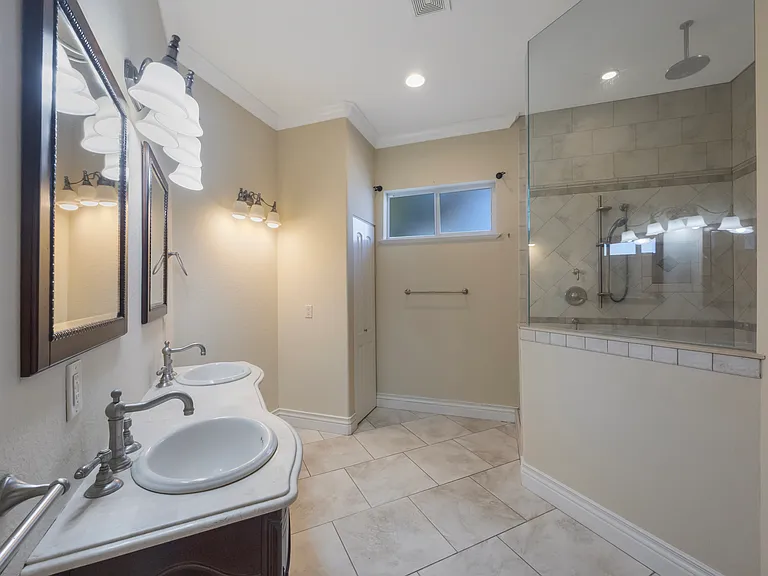 736 Pruitt Dr — Photo 13