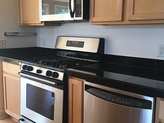 4th image of 1630 N Clarkson St APT 322