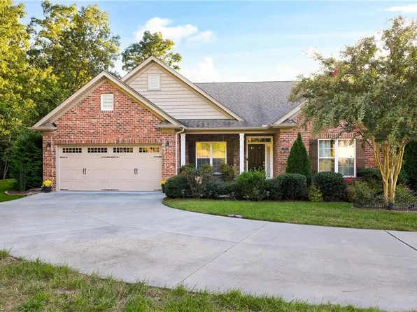 1174 Muirfield Ave, Clemmons, NC 27012