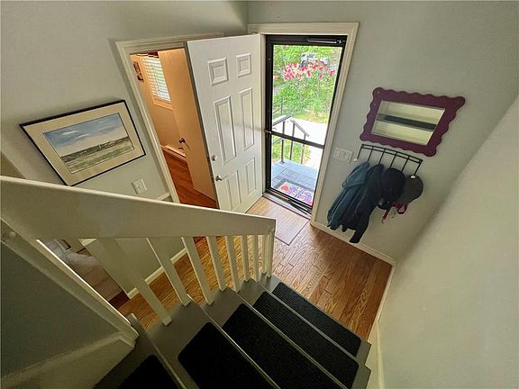 2nd image of 505 Maureen Cir