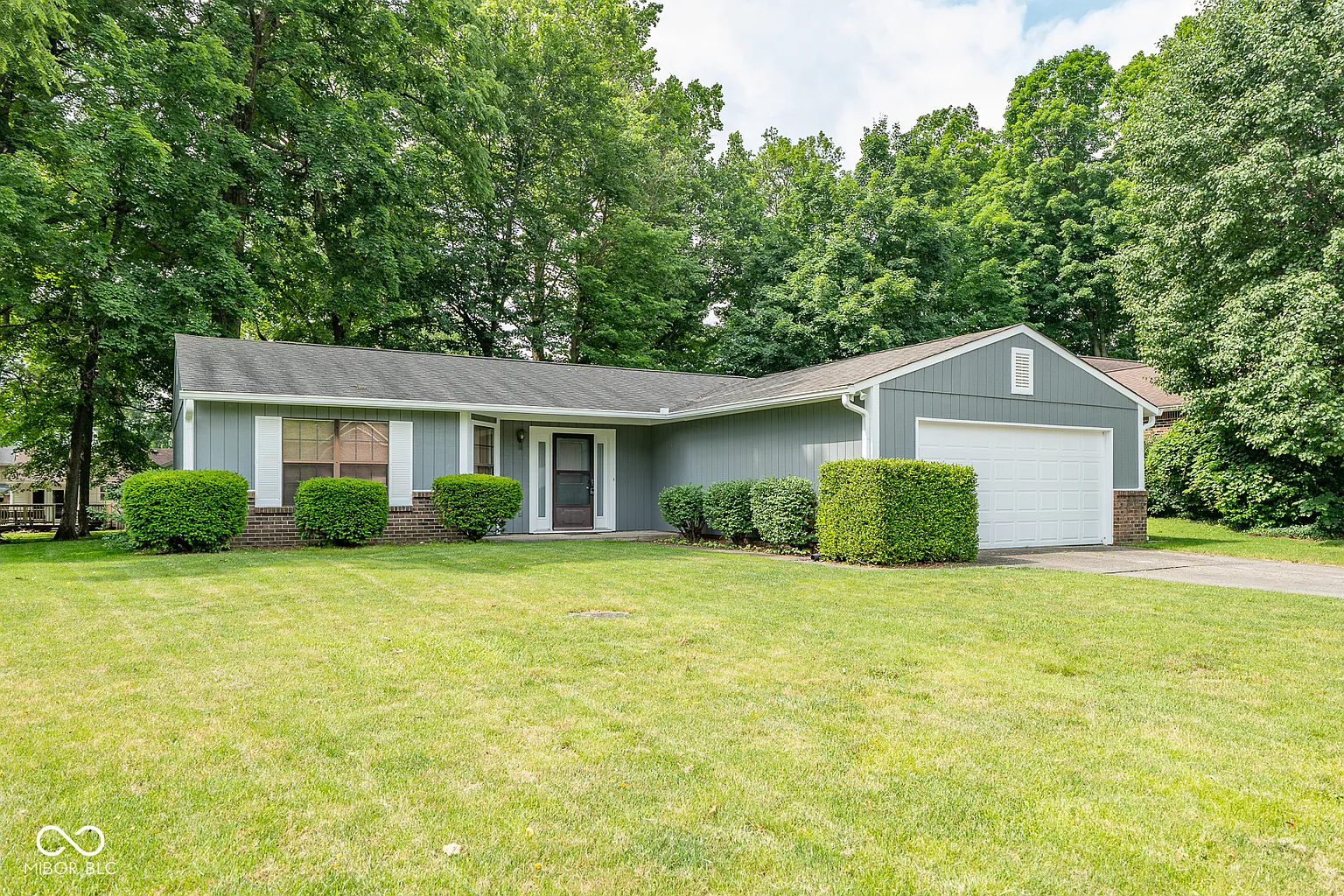 4411 Deerview Ct photo 1