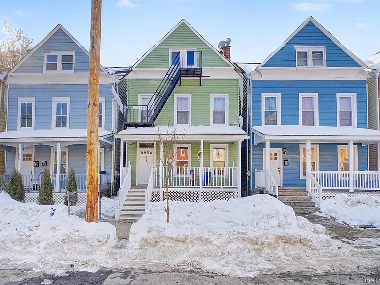 61 Carson Ave — Photo 12