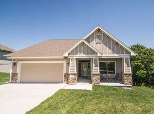 139 Hickory Ridge Dr, Glenwood, IA 51534