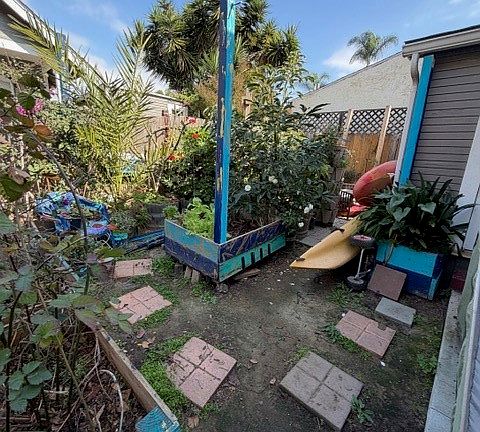 4th image of 1765 E 3rd St