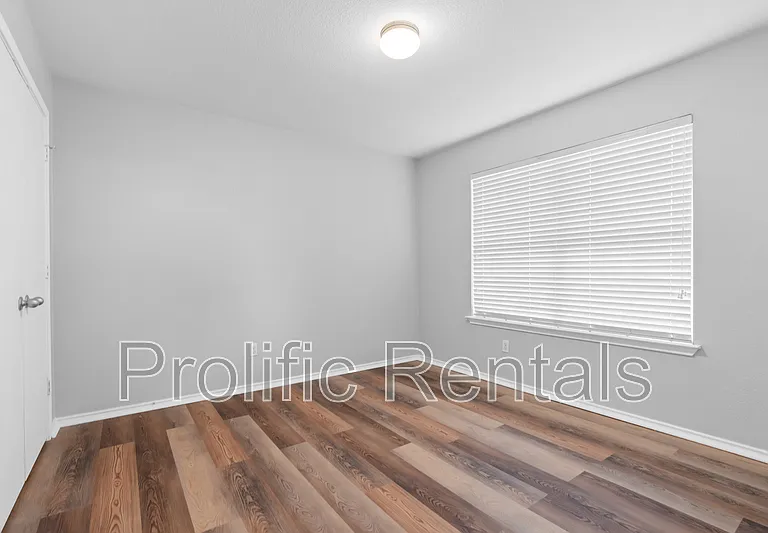 5904 Chuckwagon Cir — Photo 22