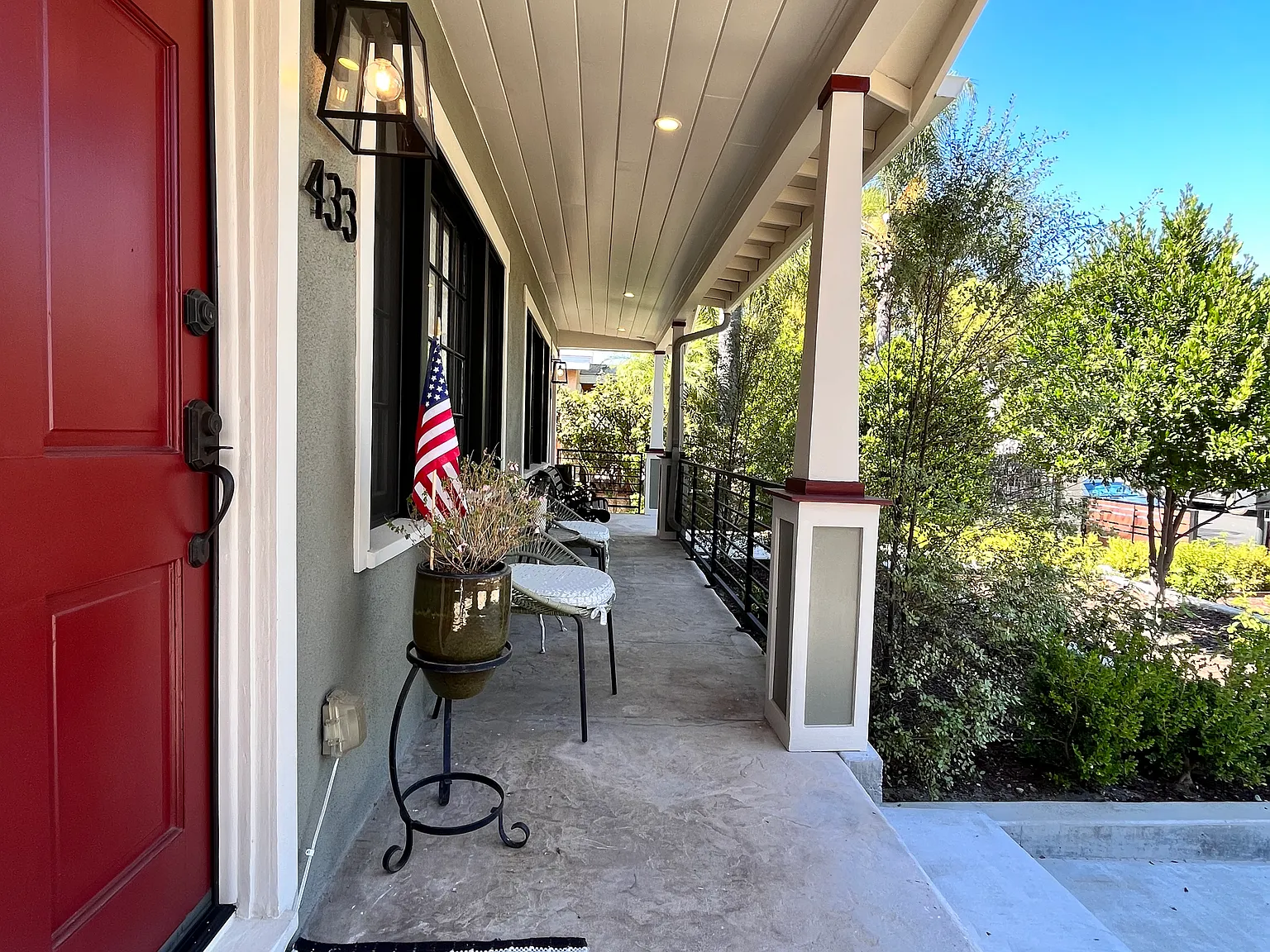 2 bed, 900 sqft, $3,750 — Photo 2