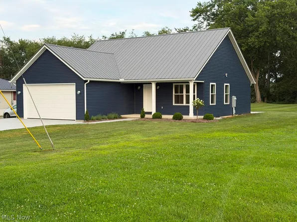 310 Sharp Dr, Sherrodsville, OH 44675