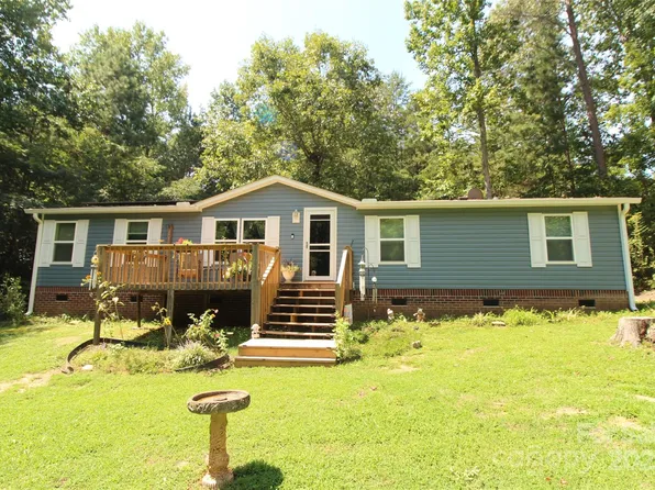 7035 Twin Streams Ln, Clover, SC 29710