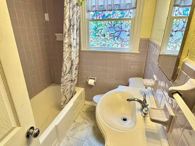 3102 College St — Photo 26