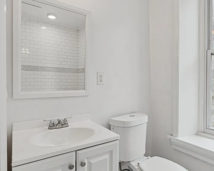 21 E Price St — Photo 28