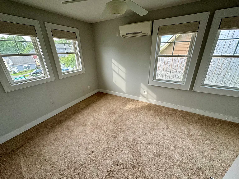 114 Caty Ln — Photo 7