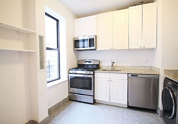 5th image of 75 Saint Nicholas Pl APT 4H